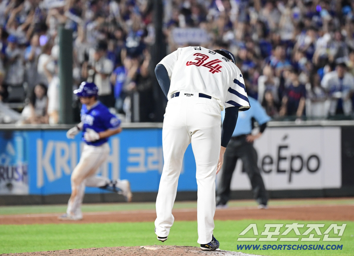 2 vs 15 실화? '안방 거포군단' 아니었어? 8월 집 밖에서만 힘쓴…