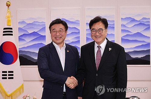 우의장 "참사 방지입법 노력"…윤호중 "행복한 한국 만들 것"