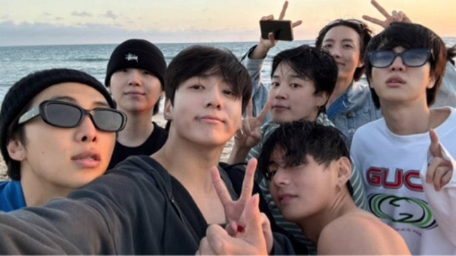 방탄소년단, 완전체 생존신고 "美 LA서 주6회 컴백 작업중, 조금 지겨…