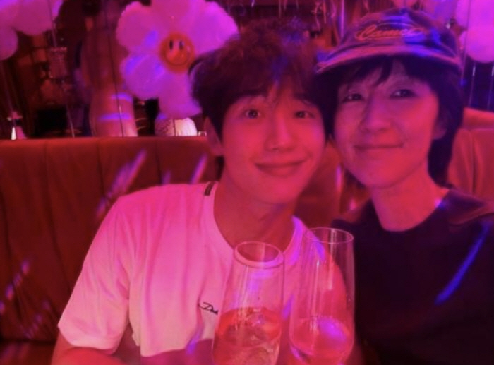 "내 눈앞에 지디" 생일파티 회동 포착…'이혼' 홍진경→정해인·덱스 ★총출동