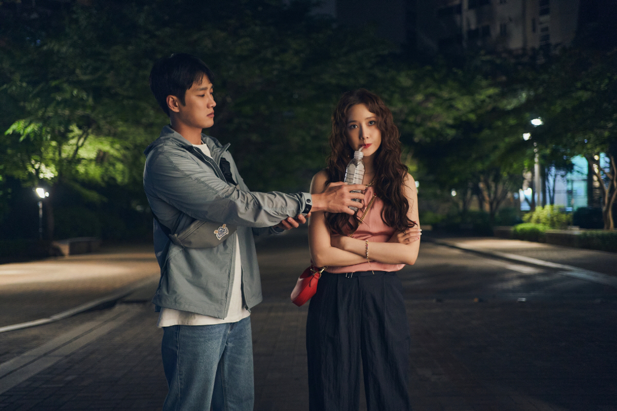 덩칫값 못해서 호감 된 '무해한' 안보현..'악마가 이사왔다'로 연기 스…