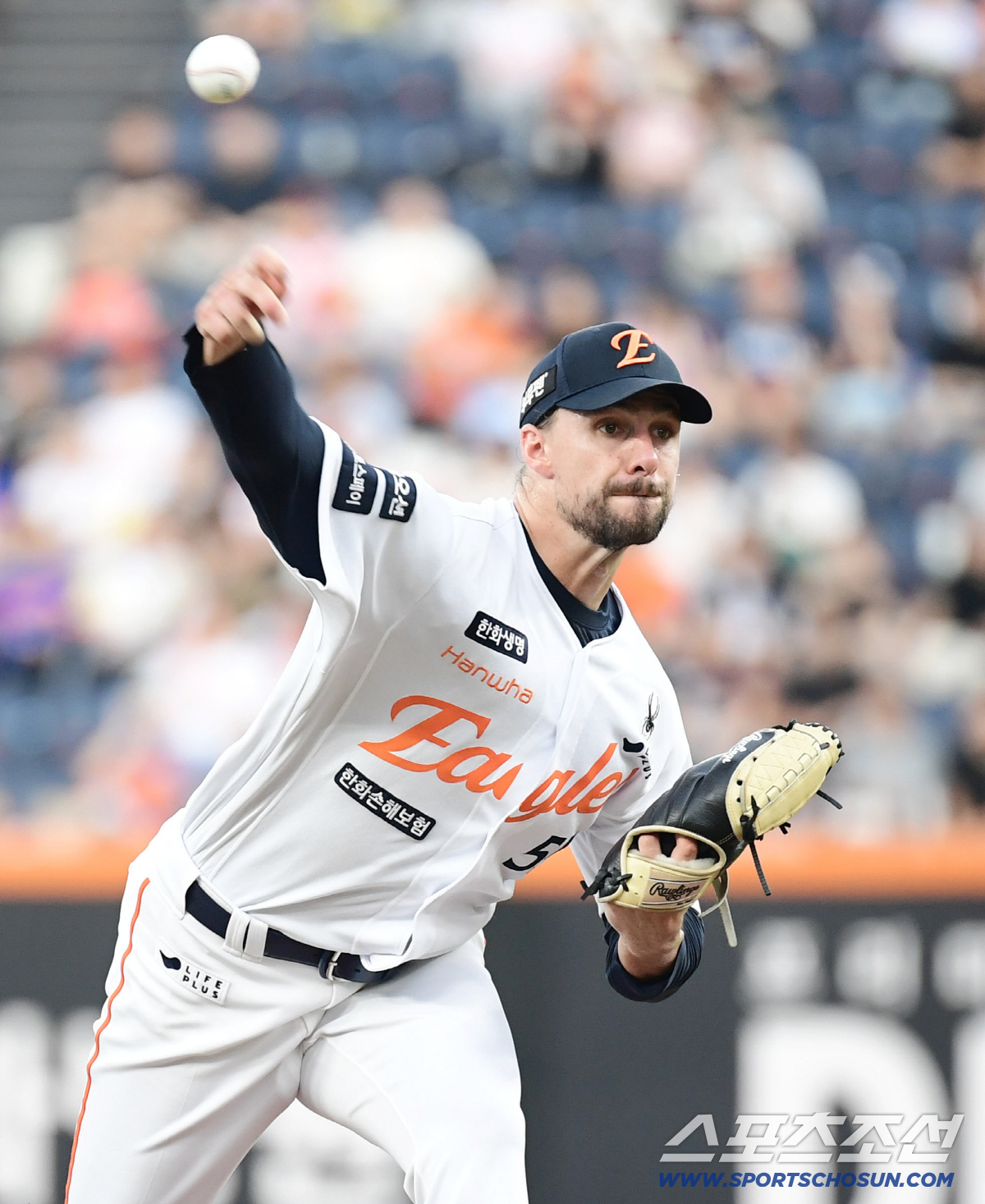 'KBO 새역사→관리 돌입' 폰세, 감기로 등판 순서 변경…한화, 오히려…