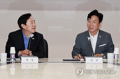 노동장관 "노란봉투법 시행까지 매뉴얼·지침 마련해 우려 해소"
