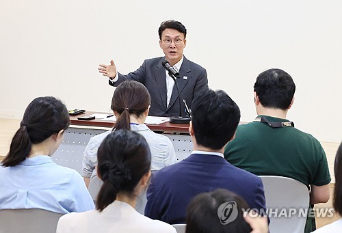 金총리 "검찰개혁 대원칙 정해져…시기 조절 가능성은 있어"