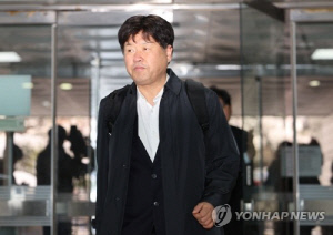 [2보] 대법, '이대통령 측근' 김용 보석 석방…불구속 상태 재판
