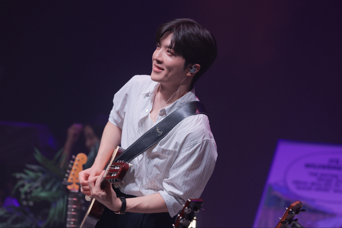 적재, 2년만 소극장 콘서트 성료…정용화→정은지 지원사격