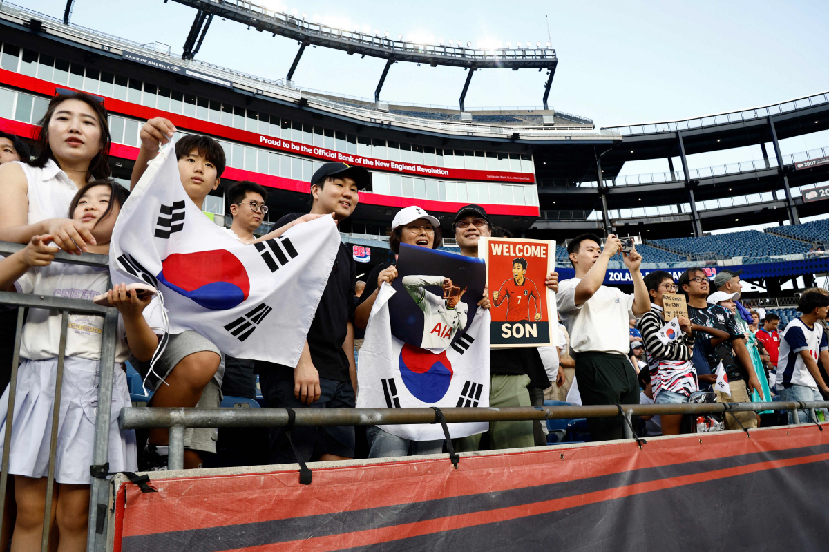 "이제 벌어볼까?" 시동 걸린 미국 '손흥민 마케팅'…MLS 데뷔전 공 …