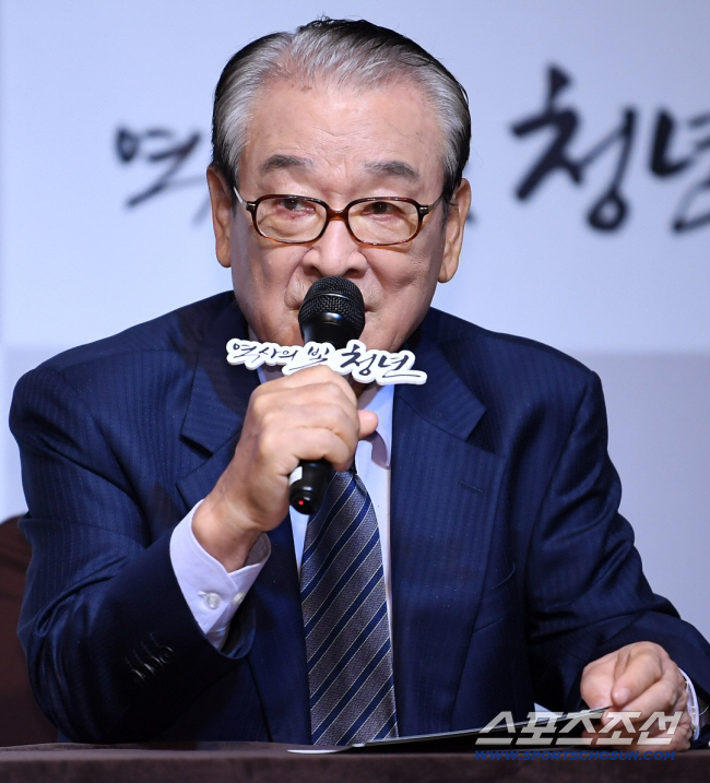 이순재 측 "병문안 거절? 보여주기 싫어서…건강 이상 無"