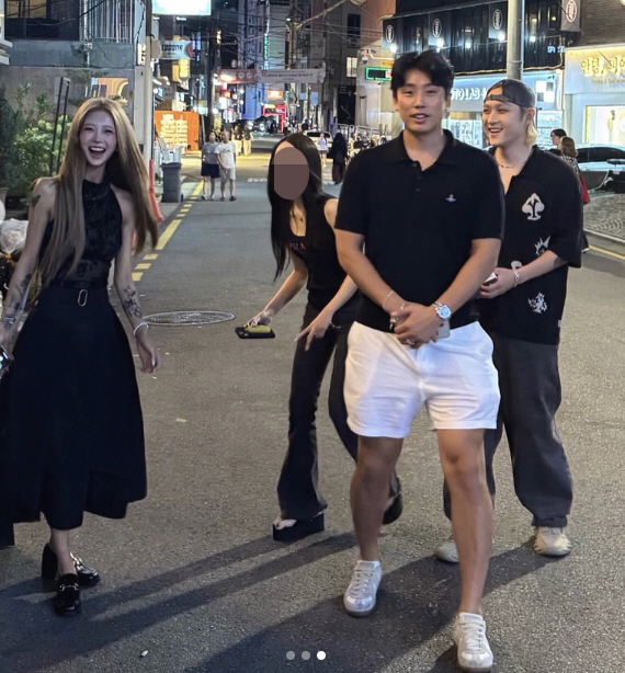 故 최진실 아들 환희, ♥여자친구 최초 공개..홍진경에 인사시켰다