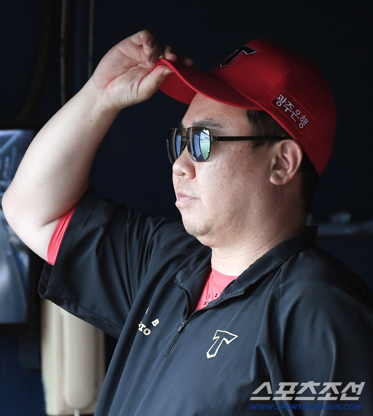 불펜 붕괴? 쳐서 이기면 되지...'최형우 5000만원포' 홈런 4방 K…