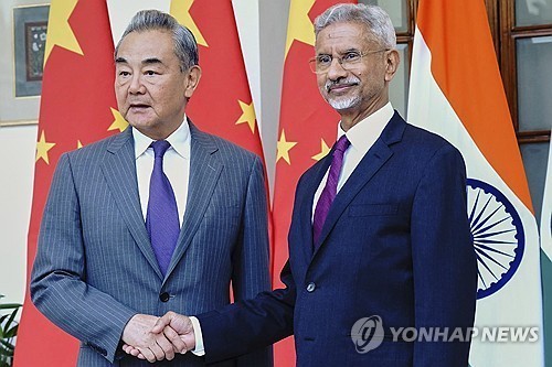 중국-인도, 5년 만에 국경 무역 재개 합의…직항 항공편 연결
