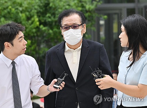김건희특검, 구속기소된 '건진법사 측근 브로커' 소환조사