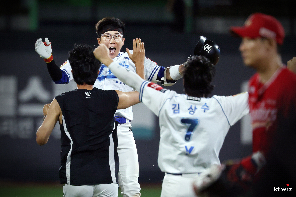 "어떡하지"→"푸른 잔디만 보이더라"…이런 책임감과 존재감, 40억 투자…