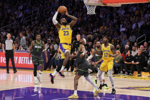 21세기 최고의 NBA 선수. 르브론 제임스 당당 1위. 논란의 2위 커리 vs 던컨. 2위는 누구일까