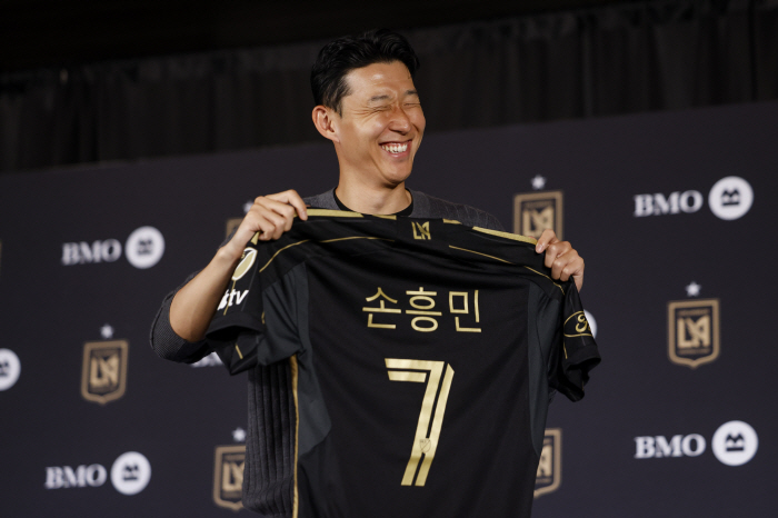 LA FC 초대박! 손흥민 유니폼, 메시-르브론-커리보다 많이 팔렸다고? 대체 얼마를 팔았길래…