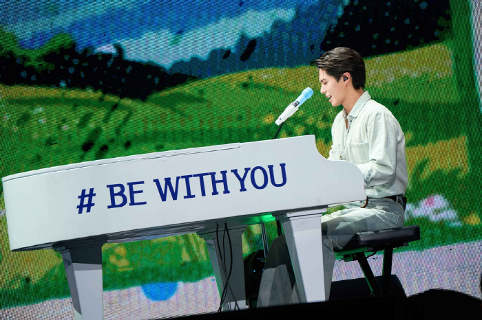 亞투어 본격 시작..박보검, 싱가포르·가오슝 7000명 팬들과 직소통