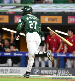 25억에서 얼마나? 결별 확실해 보였는데, '4할' 귀신같이 살아났다