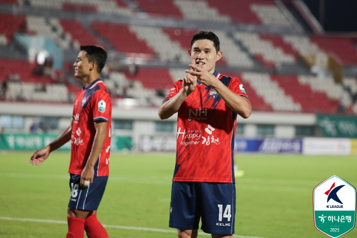 '뛰고 또 뛰는 말년 병장' 김천 상무 이동경 "나는 축구 선수, 경기장…