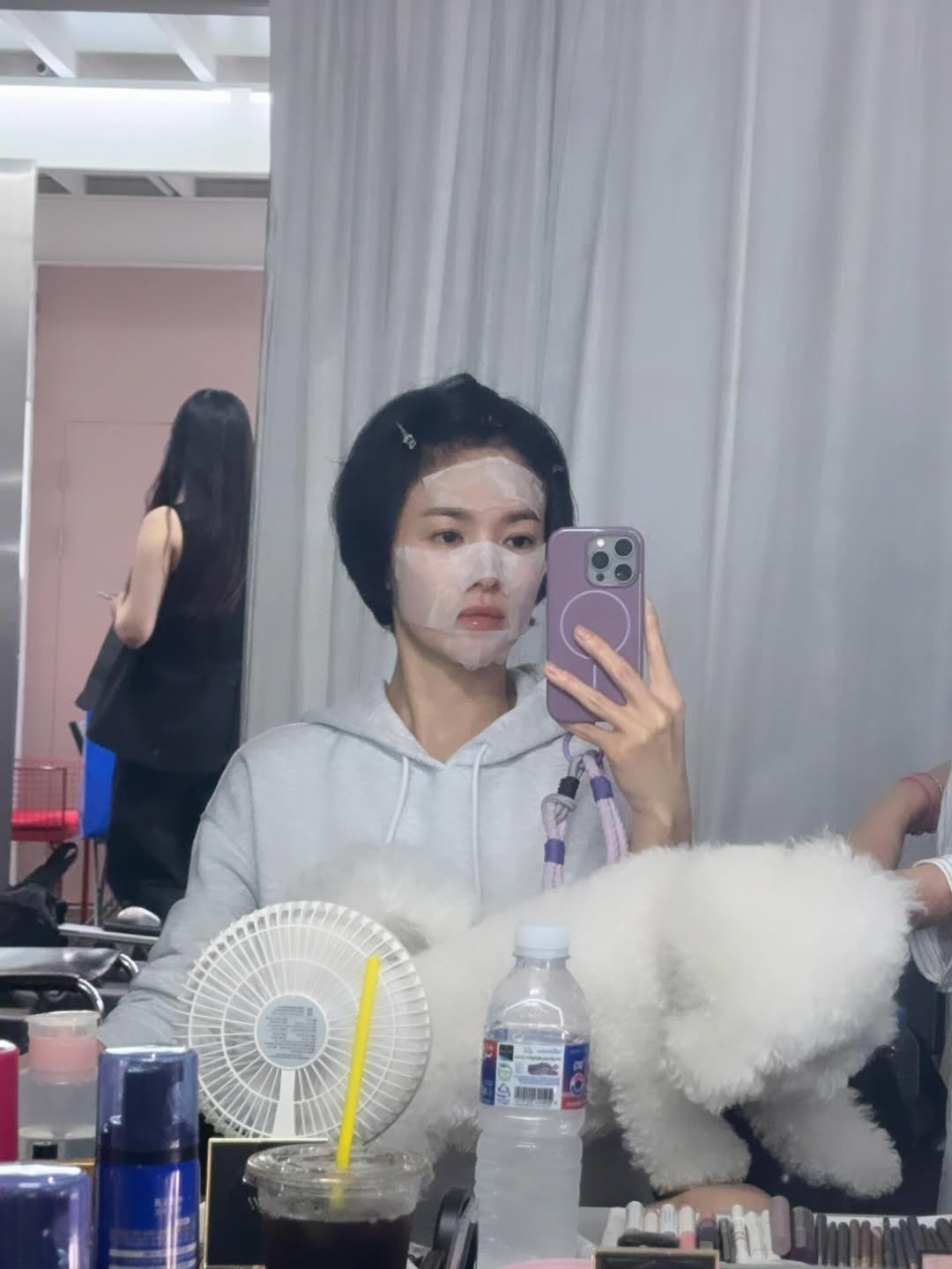 송혜교, 민낯에 팩+집게핀까지...대충 해도 '시선 강탈' 미모