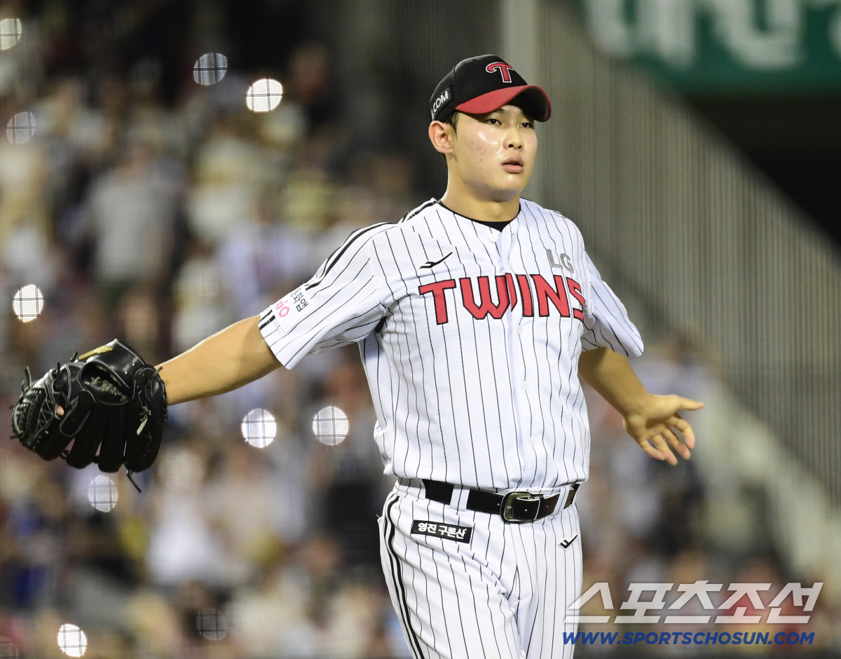 5-3 역전승 LG 70승 선착. 정규리그 우승확률 77.1% 잡았다. …