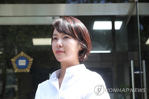 검찰, 회삿돈 43억여원 횡령혐의 황정음에 징역 3년 구형(종합)