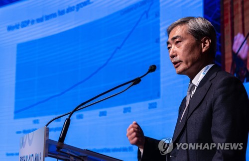 신현송 "원화 코인, 자본유출 증폭하고 환율변동성 키울 것"(종합)