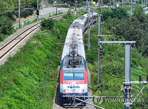 "열차 차단해도 인접선은 다녀…야간작업이 가장 확실한 대책"