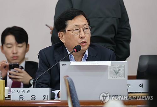 유용원 "軍 '항명죄 성립 않는 사례' 교육…안보위협 자해행위"(종합)