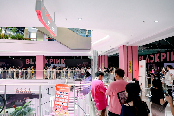 블랙핑크, 中대륙도 점령했다…상하이·베이징 등 주요도시 팝업大亂