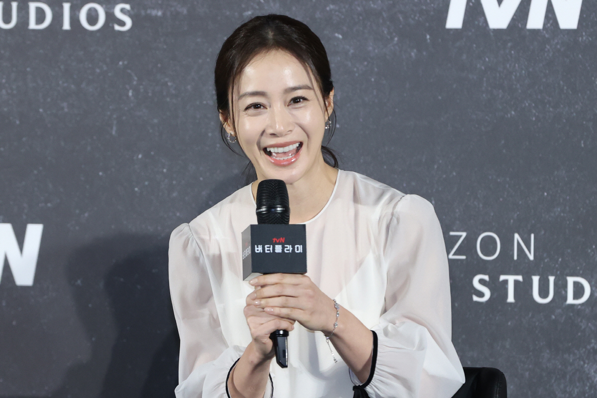 [SC현장] "최대한 '예뻐야 해' 韓드라마와 달라"…김태희, 美진출 '…