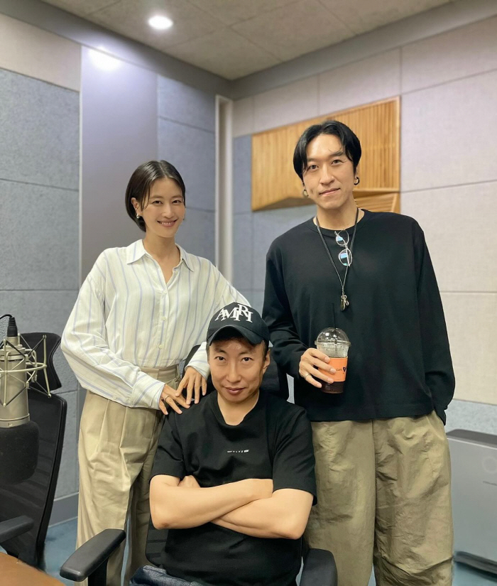 빽가 "사람들이 날 '빡구' '코요태 뻐꾸기'라고 불러"…박명수 "사람들 생각보다 남일 관심無"(라디오쇼)
