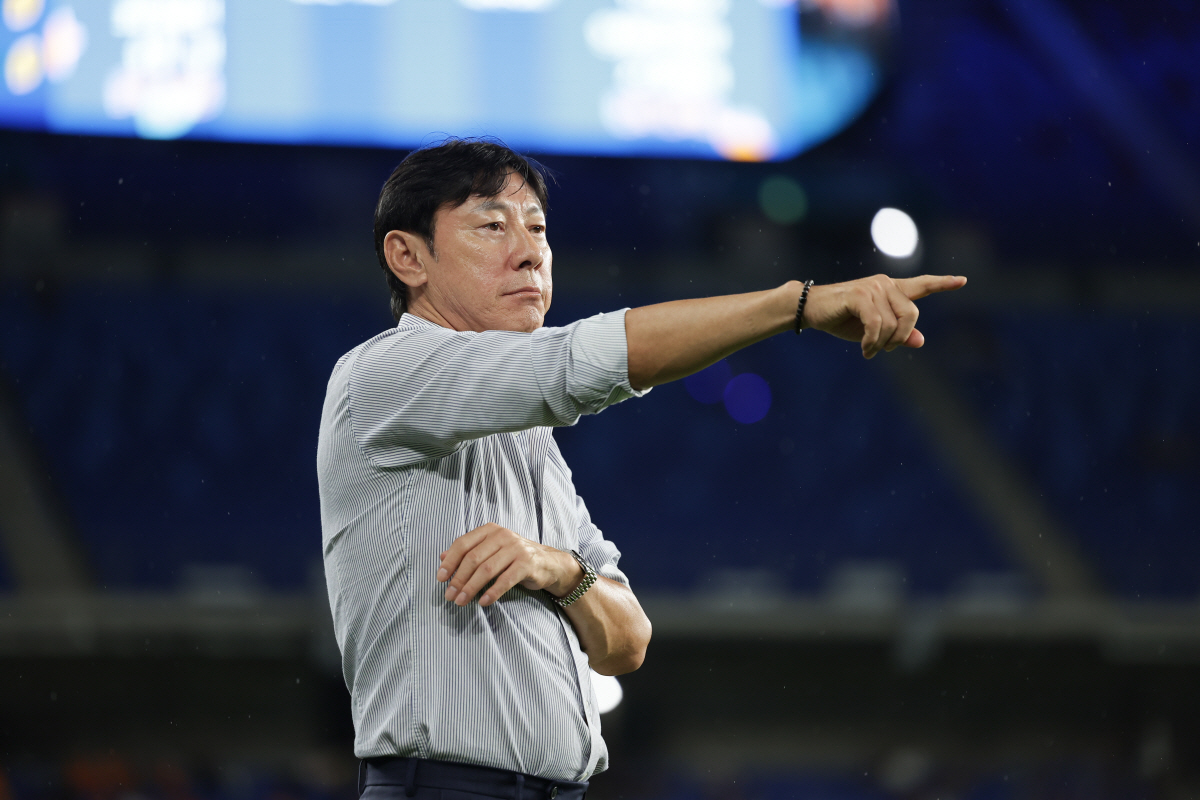 "충격패도 '도긴개긴'" 숨죽인 상암벌! 서울과 울산, '단두대급' 벼랑…