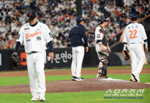 노시환 본헤드 → 류현진, 박계범에게 대충격 만루홈런 꽝! 한화, 7회 충격의 대량실점