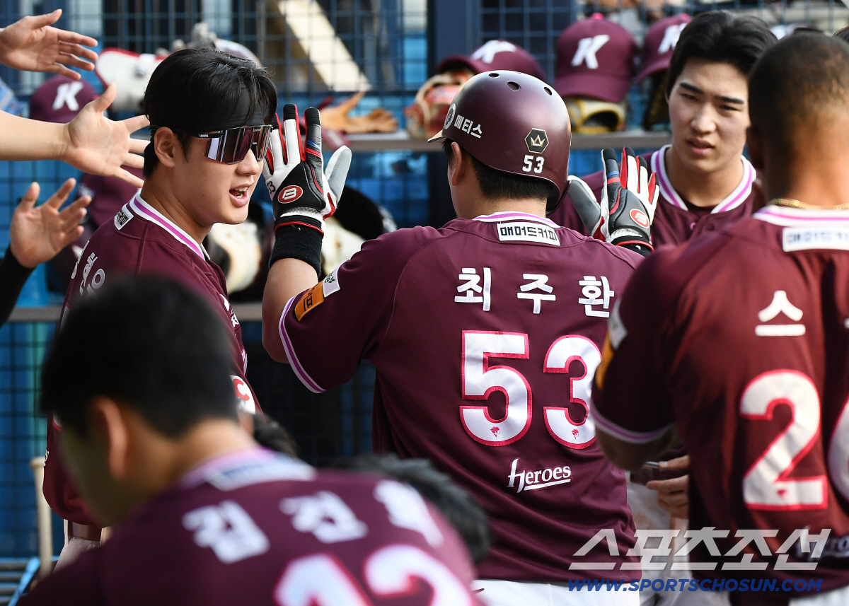 벤츠의 품격에 무릎 꿇은 KIA...김도현 10실점 참사, 9회말 초황당…