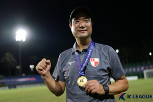 [현장인터뷰]'첫 결승 진출에 우승까지' 박형주 부산 U-15 감독 