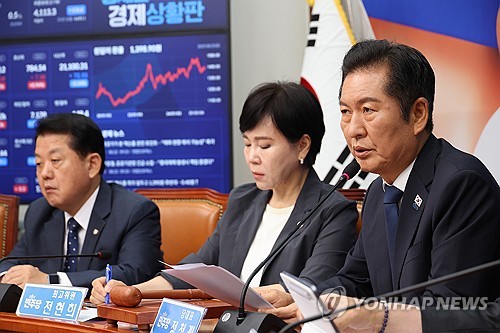 정청래 "국민의힘, 내란 직접 연루 정당…열번·백번 해산 가능"