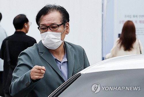 건진법사, 구속 후 첫 특검 조사 불출석…건강문제 호소