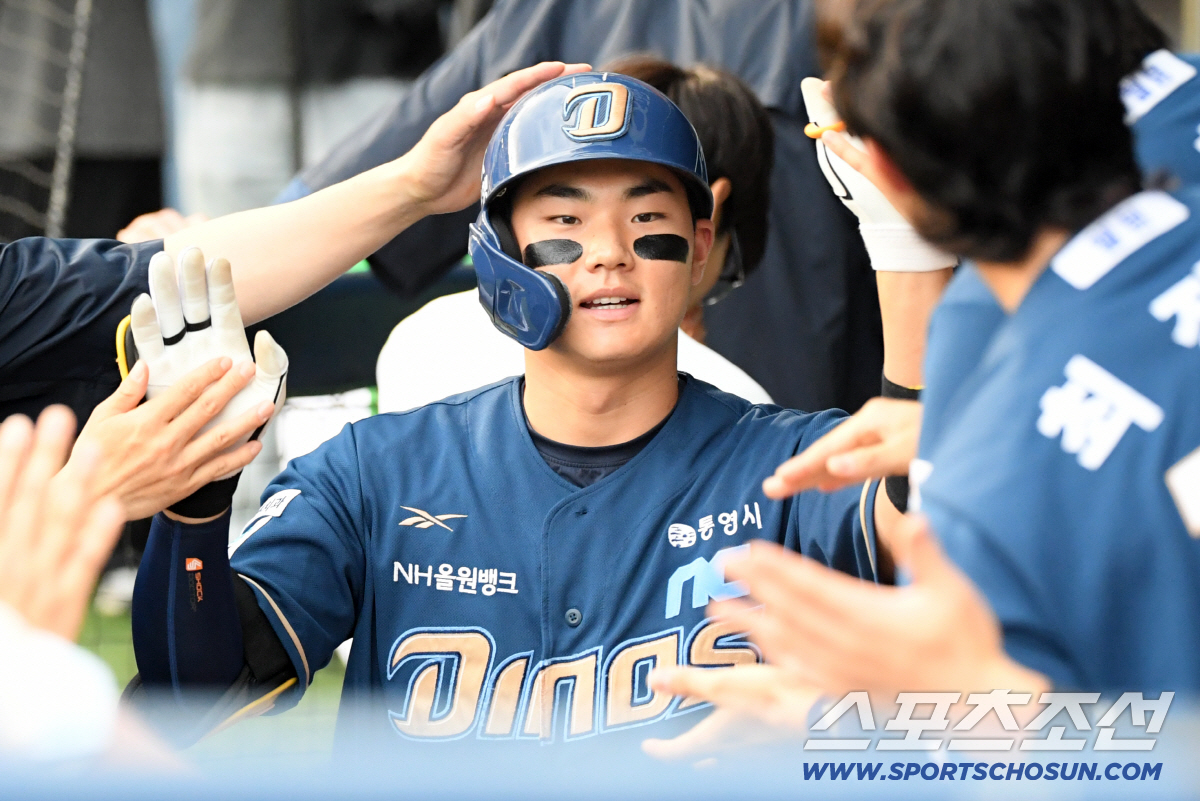 '대반전' 후반기 OPS 1위가 이 선수라고? 유격수 골글 전쟁 이미 끝…