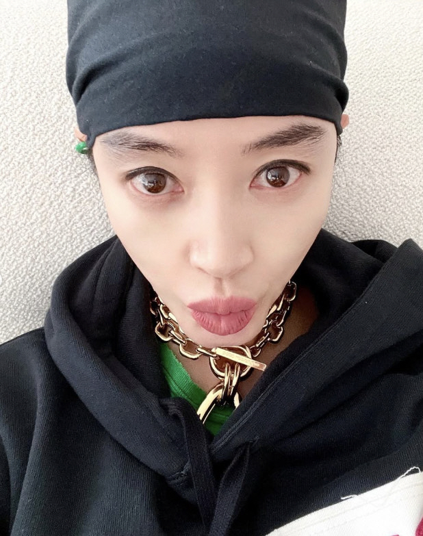 김혜수, 촬영 중 얼굴에 '큰 부상'…"상처 가리려 스카프 착용"