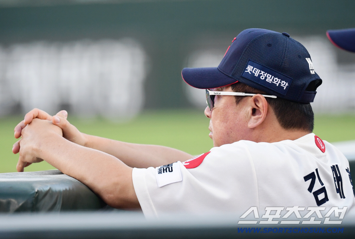 '22년 만의 대굴욕' 롯데 1할 승률 실화인가…10승 외국인 버린 초강…