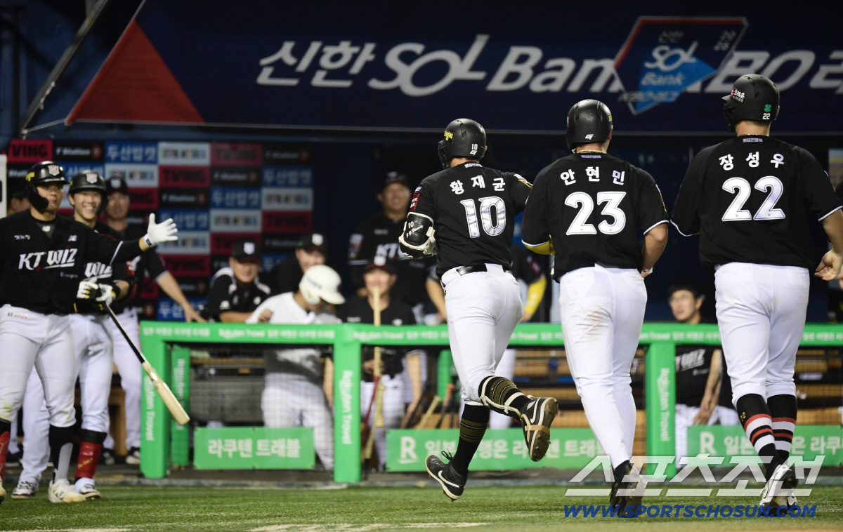 '선발' 김원중에게 치고 2621일, 7년만에 만루포쳤는데 질뻔. "보통…