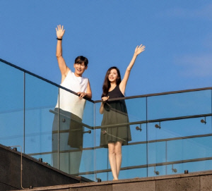 추자현♥우효광, '불륜설'은 잊어라…2년 만의 부부 투샷으로 증명한 애정