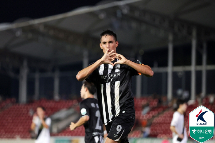 승점 6점 맞대결, 아무도 웃지 못했다! 이랜드-김포, 1-1 무승부..…