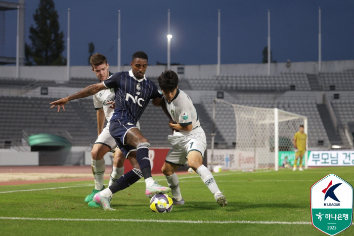 승점 6점 맞대결, 아무도 웃지 못했다! 이랜드-김포, 1-1 무승부..…