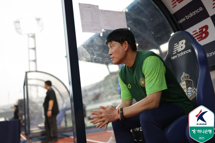 '12경기 무패' 고정운 감독의 미소 "좋은 않은 경기력에서 승점 수확,…