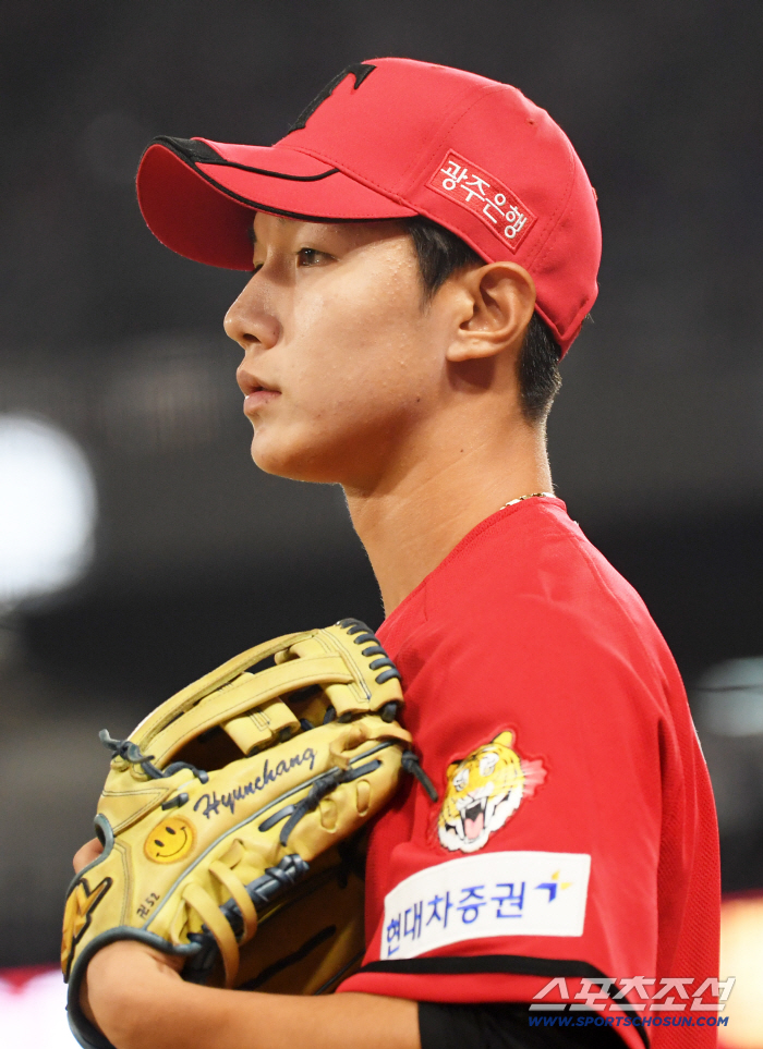 '팬한테 욕설' KIA 황당 전력 이탈…트레이드 유망주에겐 '천금 기회' 왔다