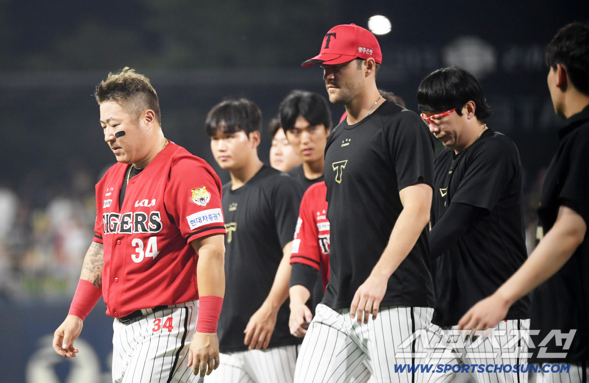 '팬한테 욕설' KIA 황당 전력 이탈…트레이드 유망주에겐 '천금 기회'…