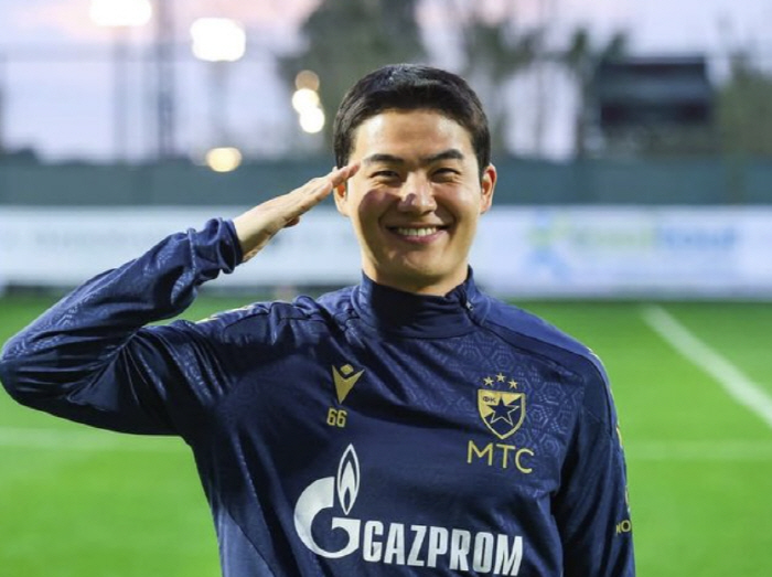 '韓 축구 대형 경사 예고' 대한민국 특급 풀백, '지난 시즌 3위' 英…