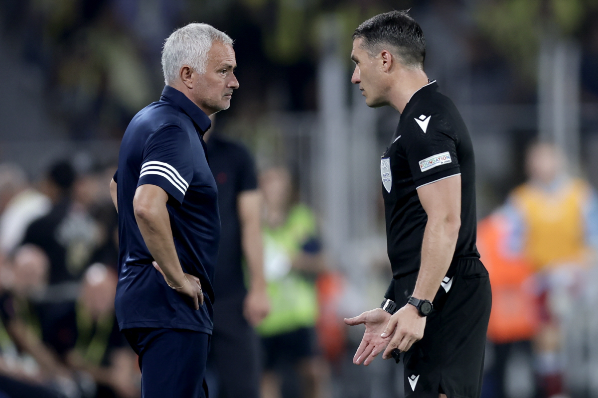 "스페셜원 무리뉴,EPL 충격적 컴백?" '경질설' 누누 노팅엄 감독 후…