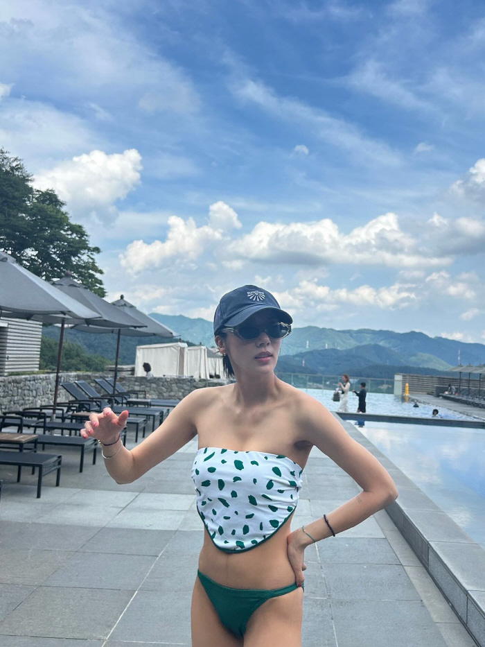 '출산 4개월차' 손담비 비키니 자태, 잘록한 허리라인 '깜짝' "13kg 감량했다더니"